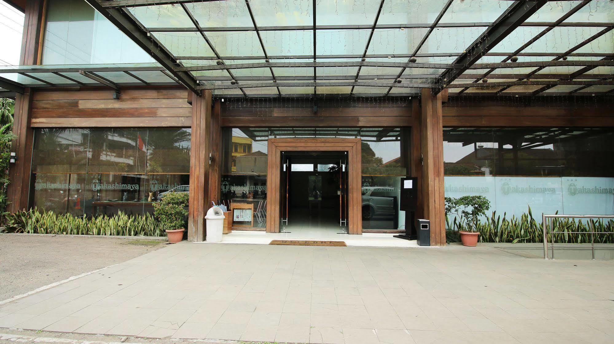 Zen Rooms Grand Hotel למבאנג מראה חיצוני תמונה