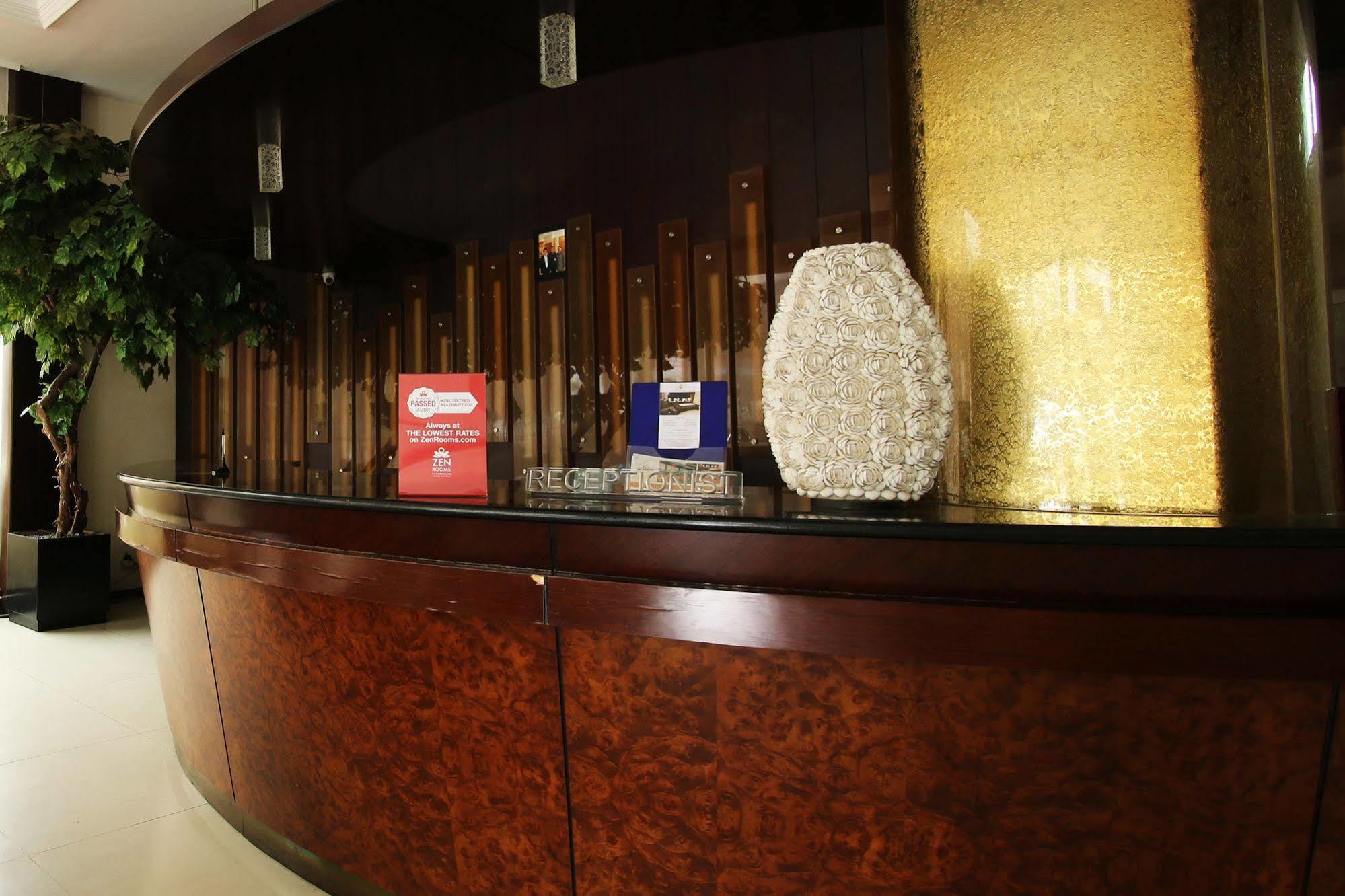 Zen Rooms Grand Hotel למבאנג מראה חיצוני תמונה